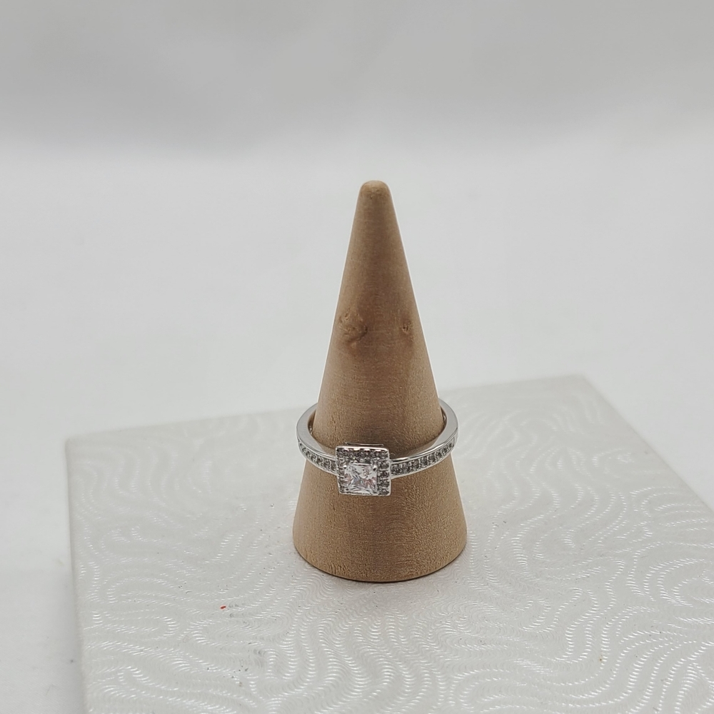 925 TG (touch of gold) White Gold Filled Silver Engagement Ring Size 8